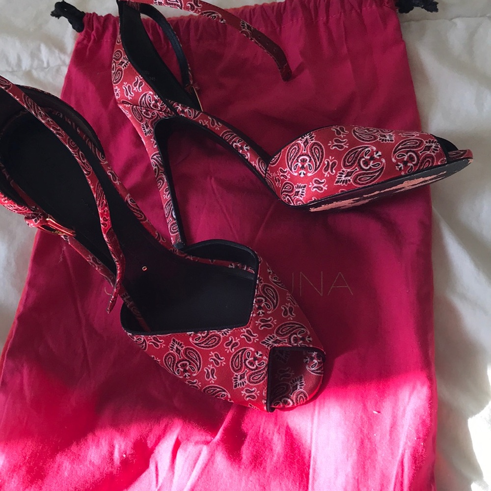 STELLA LUNA PUMPS SZ 9 RED PAISLEY